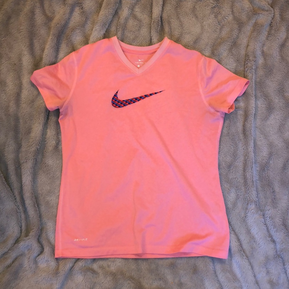 girls nike tee